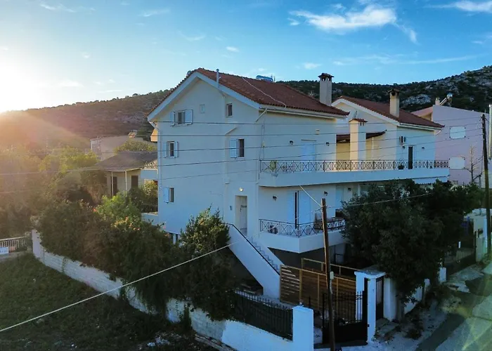 Beautiful Maisonette With A View To The Mountains And The Sea