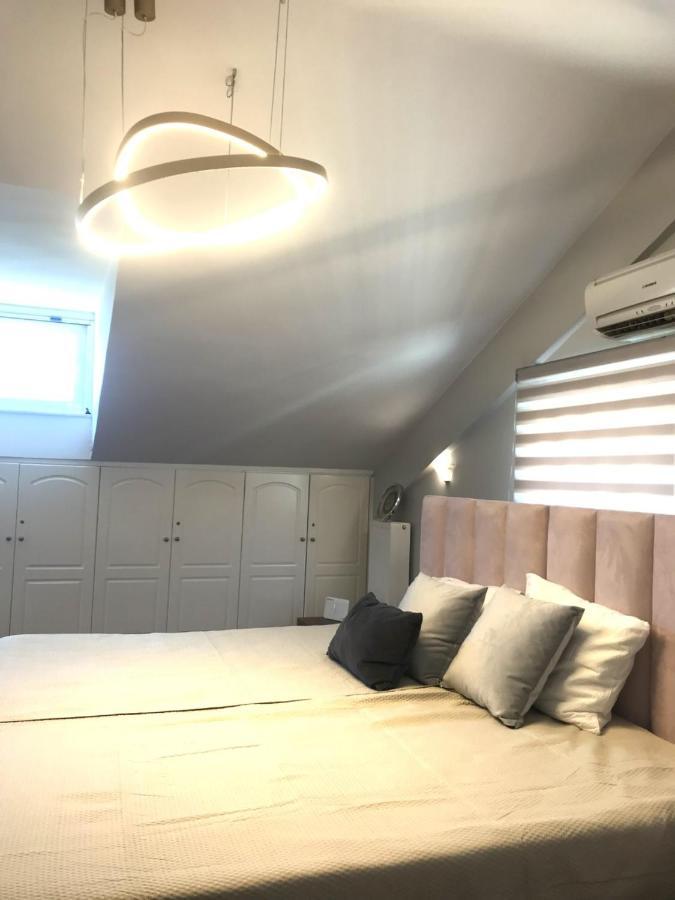 Beautiful Maisonette With A View To The Mountains And The Sea Apartment *