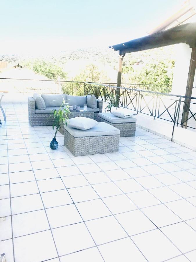 Beautiful Maisonette With A View To The Mountains And The Sea * Agia Marina (Attica)
