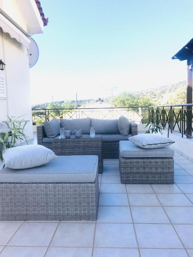 Beautiful Maisonette With A View To The Mountains And The Sea Agia Marina (Attica)