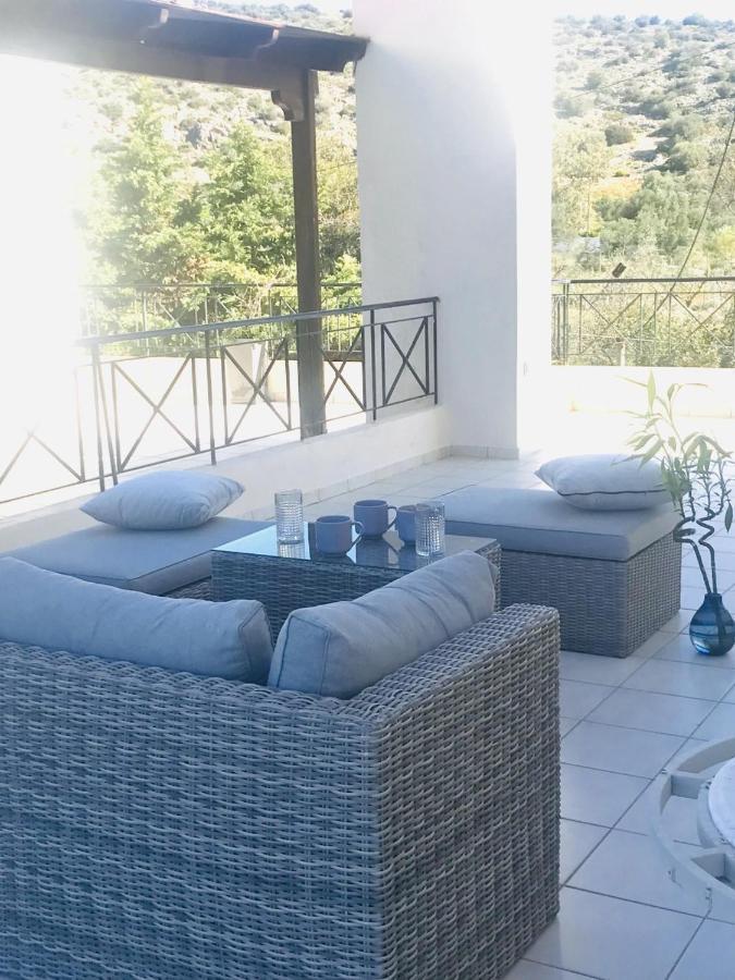 Beautiful Maisonette With A View To The Mountains And The Sea Apartment Agia Marina (Attica)
